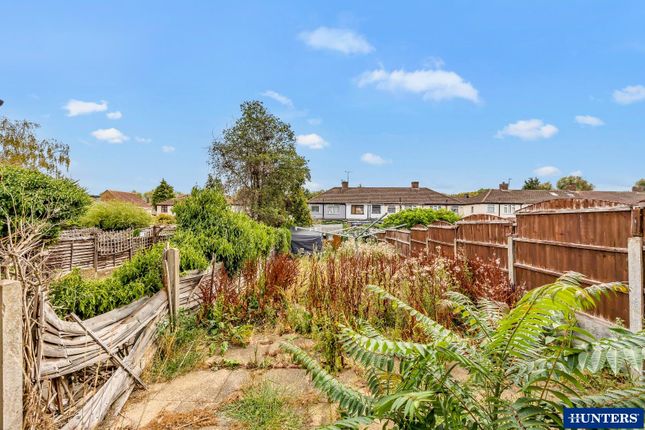 84, Valentines Way, Romford photo 4