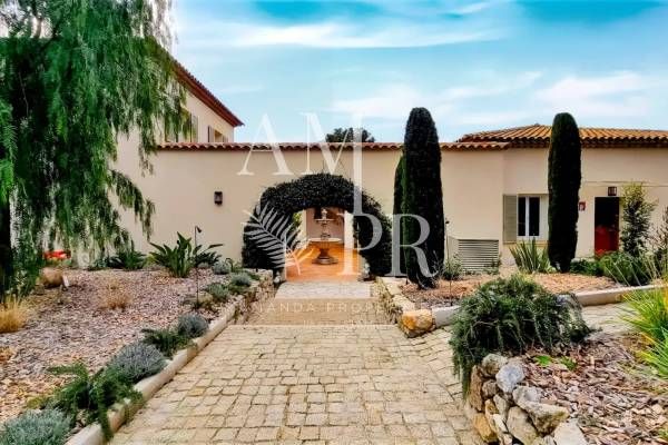 Thumbnail Detached house for sale in 06560 Valbonne, France