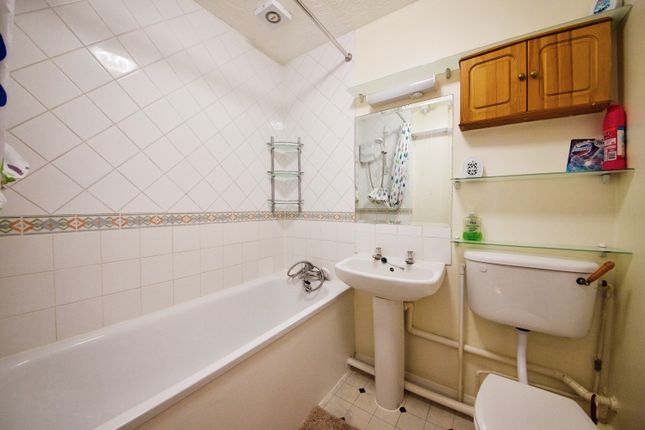 Flat for sale in 86 South Street, Enfield