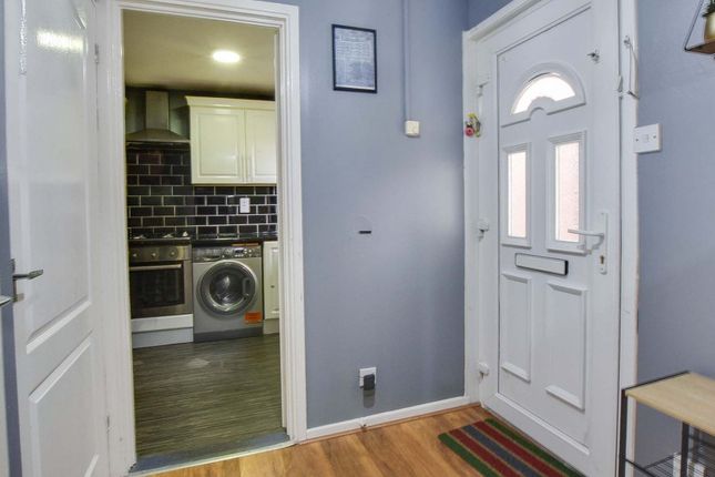 32 Allinson Close, Leicester photo 4