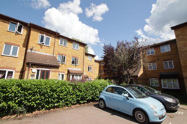 Studio for sale in Greenway Close, New Southgate