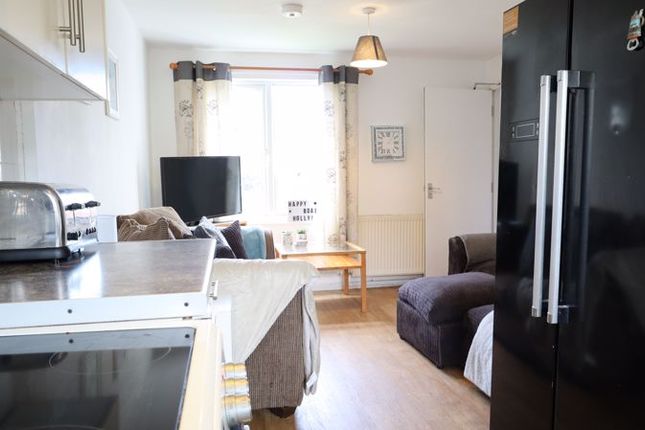 Terraced house to rent in Gladstone Road, Headington, Oxford