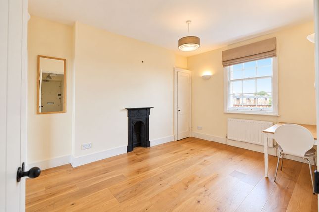 Flat 8, New Court Lutton Terrace, London photo 2