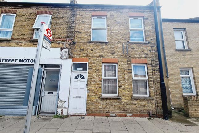 Flat to rent in Balaam Street, London