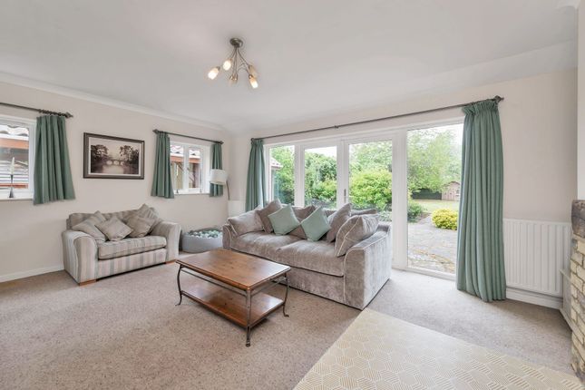 3 Edieham Cottages, Royston photo 4