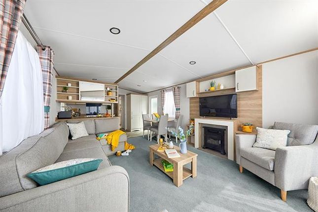 Mobile/park home for sale in Hendra Croft, Goonhavern, Newquay, Cornwall