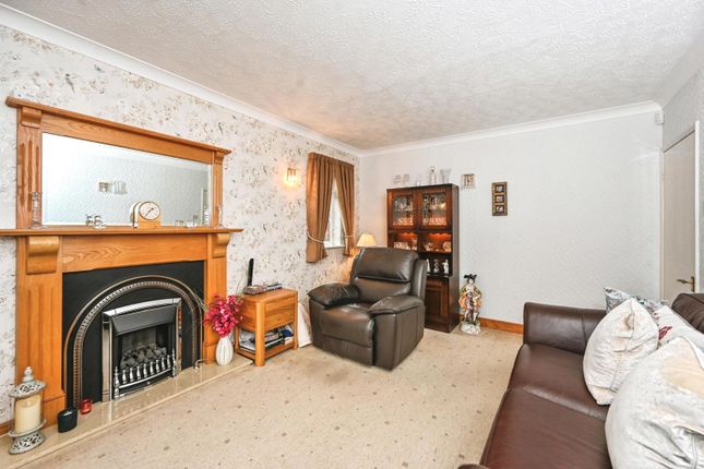 Grant Close, Warrington photo 4