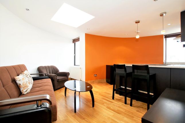 1 bed flat to rent in Cromwell Road, Kensington SW5