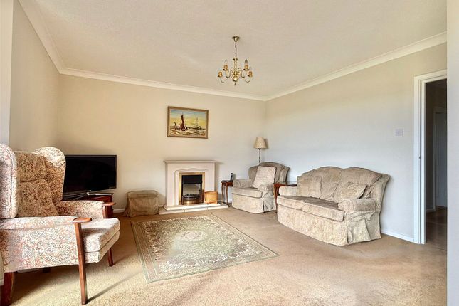 22, Camden Hurst, Lymington photo 2
