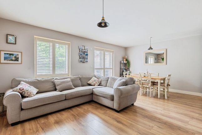 17, Marlow Green, Southam photo 2