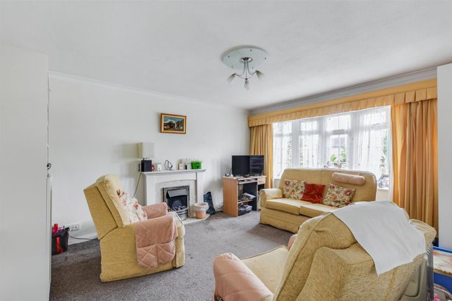 8 Lingfield Court, Wollaton Vale, Nottingham photo 2