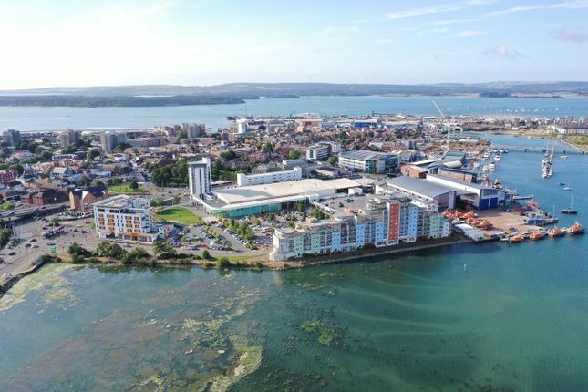 Apartment 12 Aqua, Lifeboat Quay, Poole photo 2