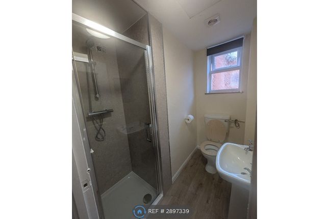 Flat, Rutland Avenue, Leicester photo 3