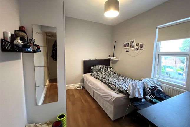 Room 2, 9, Hesketh Avenue, Leeds photo 3