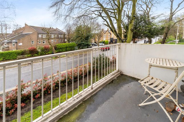 Flat for sale in The Hollies, New Wanstead, Wanstead