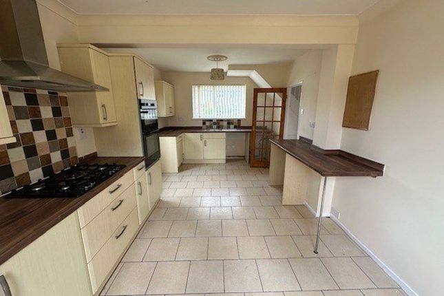 51, Welland Vale Road, Corby photo 3