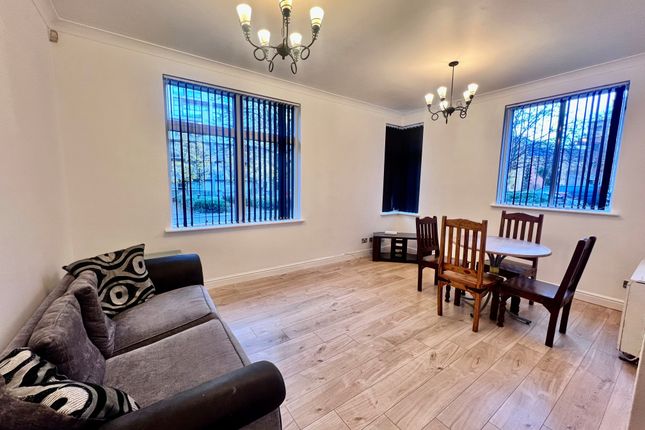 Flat 3, Manchester photo 2