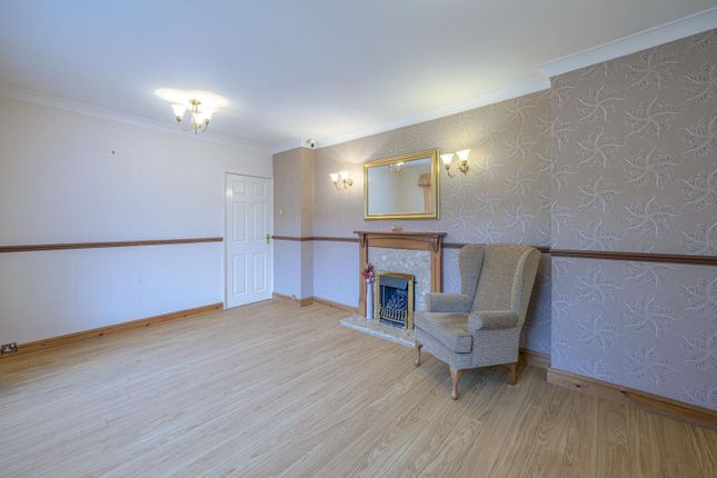 40, Essex Avenue, Kingswinford photo 2