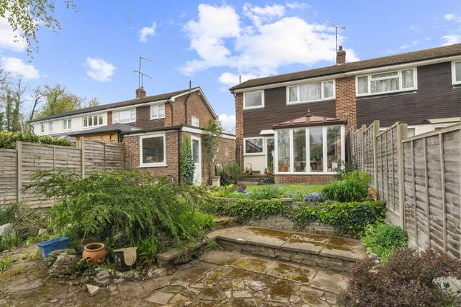 16, Durham Close, Stanstead Abbotts photo 2