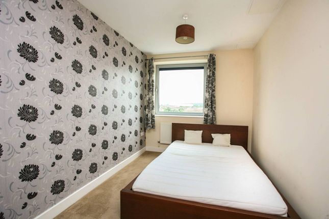 Flat to rent in Tideslea Path, Thamesmead, London