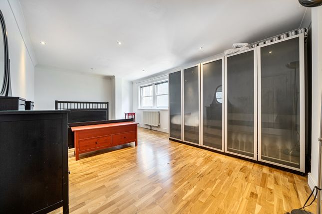 Flat 11, 15, Lansdowne Place, London photo 4