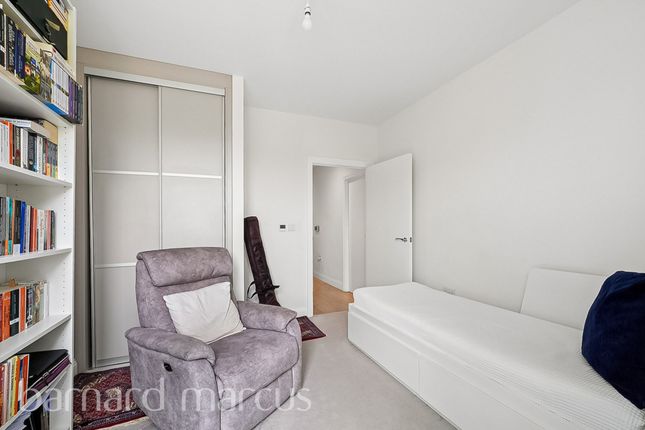 57 Wrest Court, 27, Inglis Way, LONDON photo 4