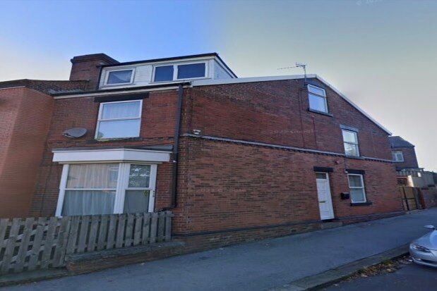 End terrace house to rent in Ellesmere Road North, Sheffield