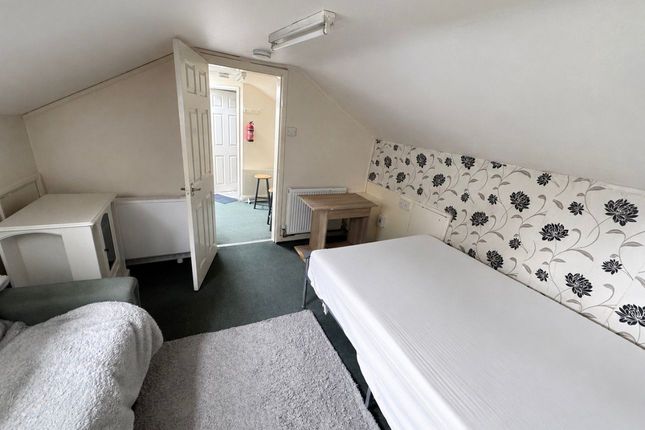 273, BIRMINGHAM photo 4