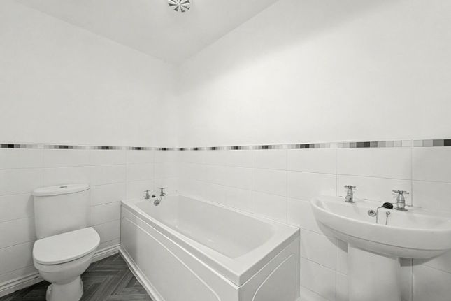 11, Hursley Walk, Newcastle Upon Tyne photo 5
