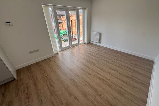 10, Chester Close, Bolton photo 2