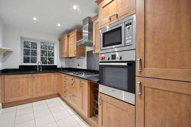 6 Edenwood Heights, 49, Ridgway Road, Surrey photo 4