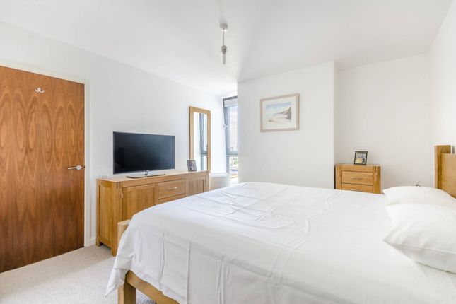 Flat for sale in Lumiere Apartments, 58 St Johns Hill, Clapham Junction, London