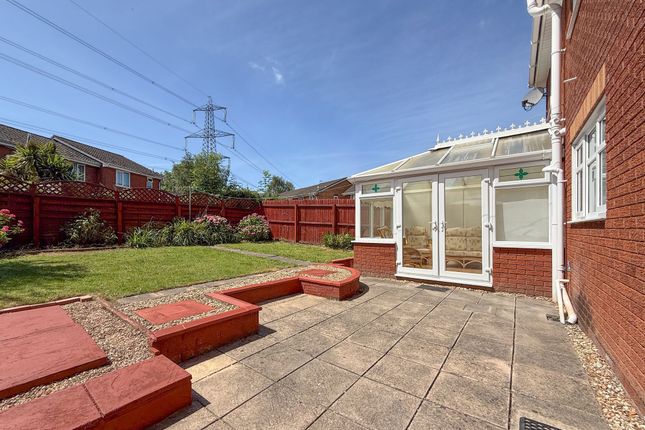 48 Manor Park, Newport photo 4