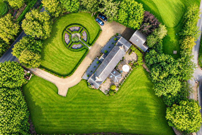 Aqualate Manor, Stafford Road, Newport photo 2