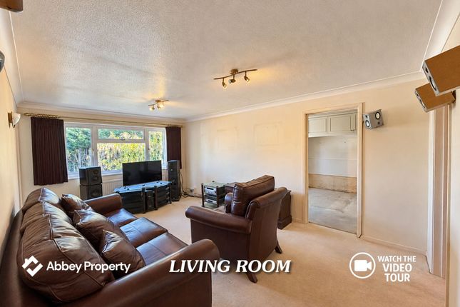 8 Beechwood Court, Luton photo 3