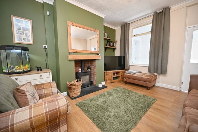 3, Highroyd Avenue, Barnsley photo 3