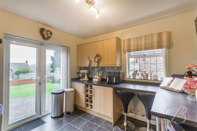 10, Birkland Avenue, Mansfield photo 4