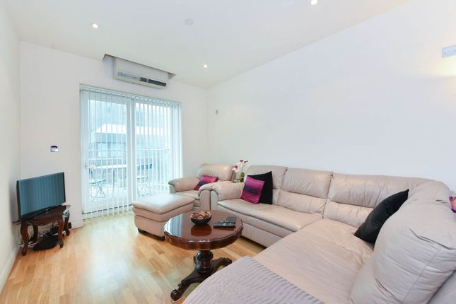 Thumbnail Flat for sale in Cavalier House, Ealing