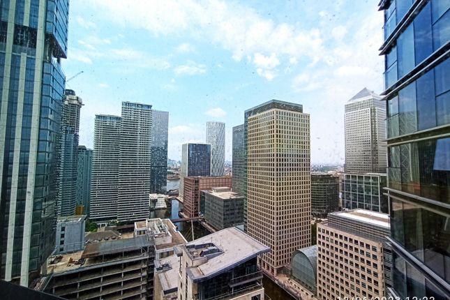 Flat for sale in South Quay Plaza, Marsh Wall, London