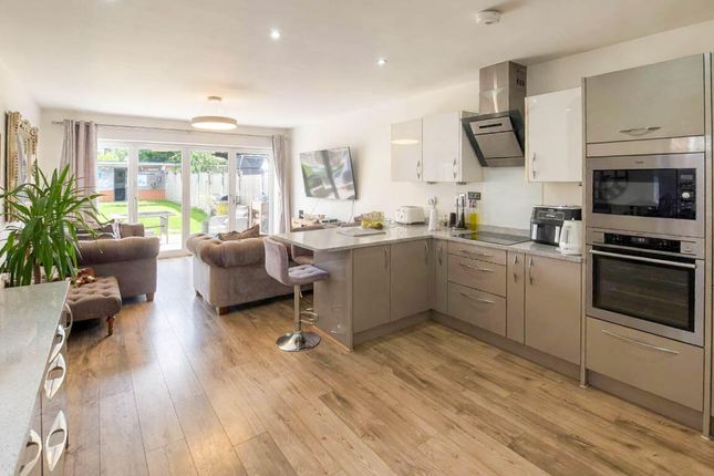 044B, Kents Hill Road, Benfleet photo 4