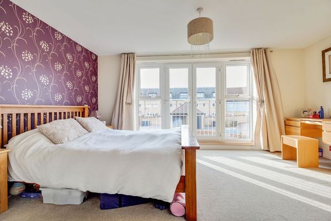 4 Bed Terraced House For Sale In Peacock Walk Little Paxton
