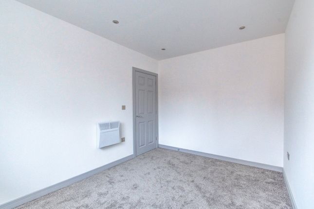 Flat to rent in Prospect Hill, Redditch, Worcestershire