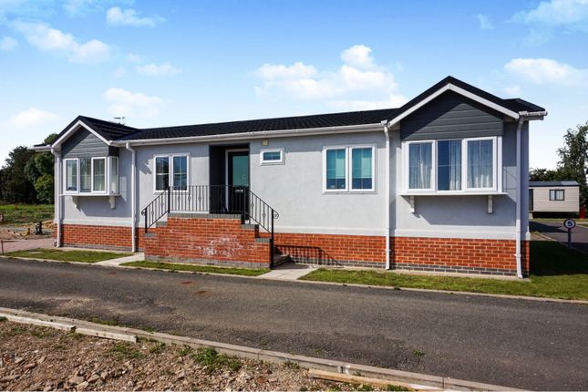Honeybourne Road Alcester B50 2 Bedroom Mobile Park Home