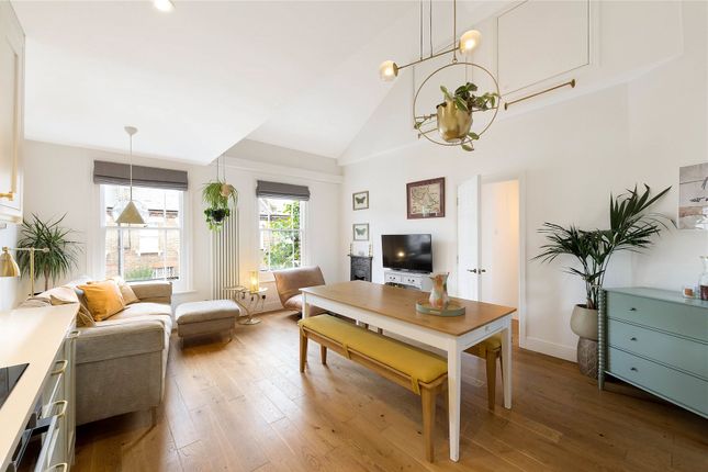 Flat for sale in Eversleigh Road, London