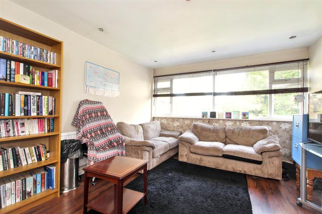 2C, St. James Avenue, Ongar photo 4