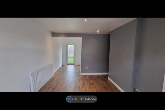 Farcroft Avenue, Radcliffe, Manchester photo 5