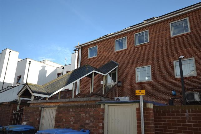 Flat to rent in Acland Road, Exeter