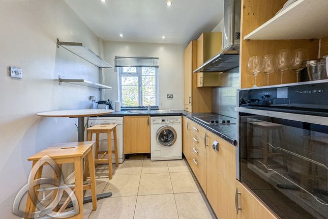 Flat 3, 2 St. Pauls Avenue, London photo 3