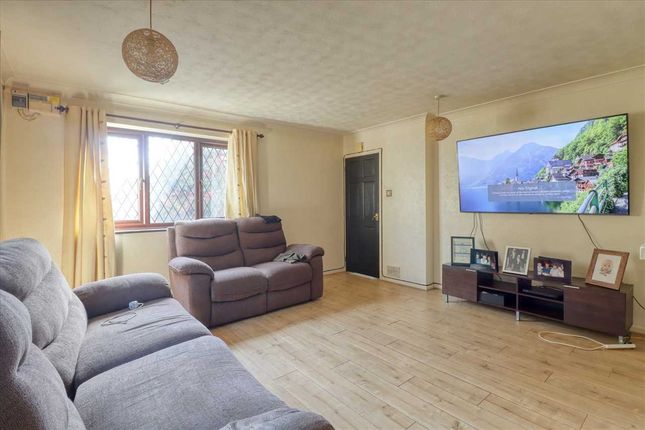 25, Totteridge Close, Clacton on Sea photo 2