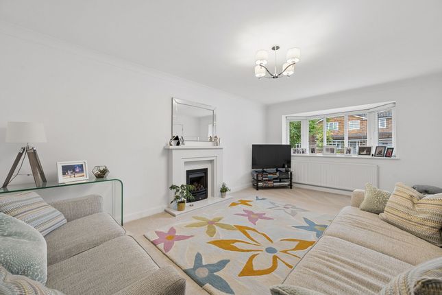 1 Lambourn Close, Stockport photo 2
